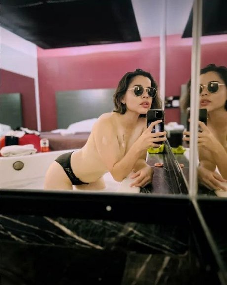 Naakte gelekte OnlyFans-foto van Jllanas23