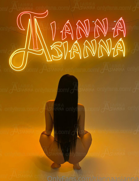 Photo nue de fuite OnlyFans de Tiannaasianna