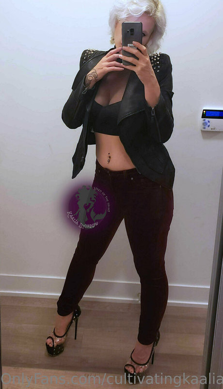 Nahá fotka uniklých OnlyFans od Captivatingkaalia