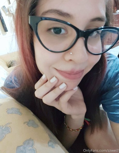 Naken lekkede OnlyFans-bilde av Zzwei7