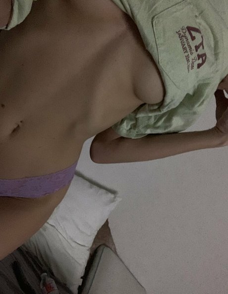 Alasti lekkinud OnlyFans-i pilt Antoinette Giani Cuccia