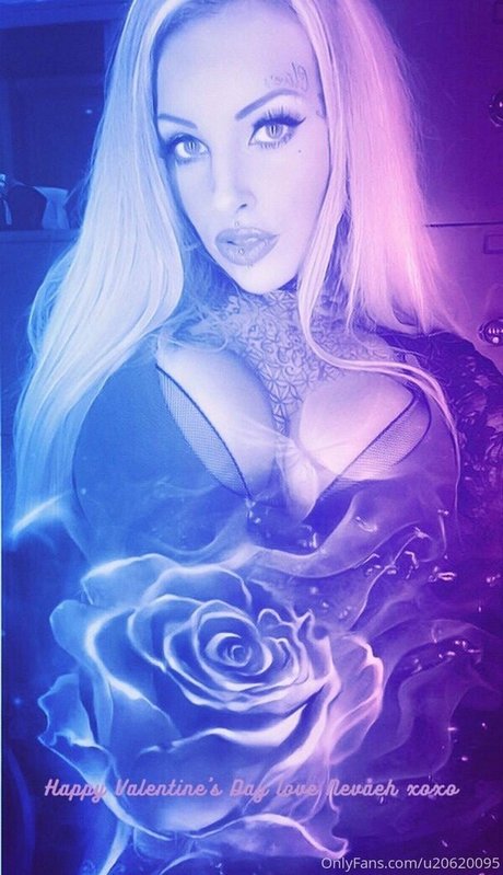 Nahá fotka uniklých OnlyFans od Nevaeheaven