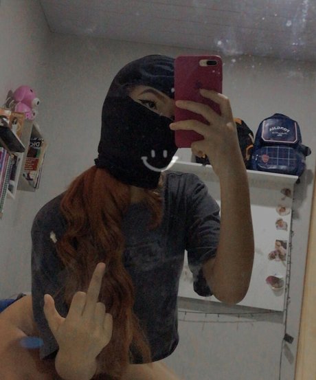 Обнаженная фотография утечки OnlyFans от Nessa Olliver