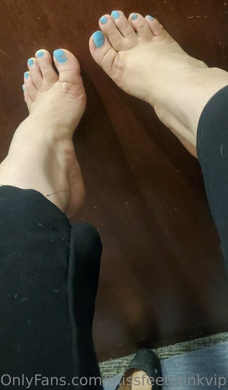 Alasti lekkinud OnlyFans-i pilt Missfeetstinkvip