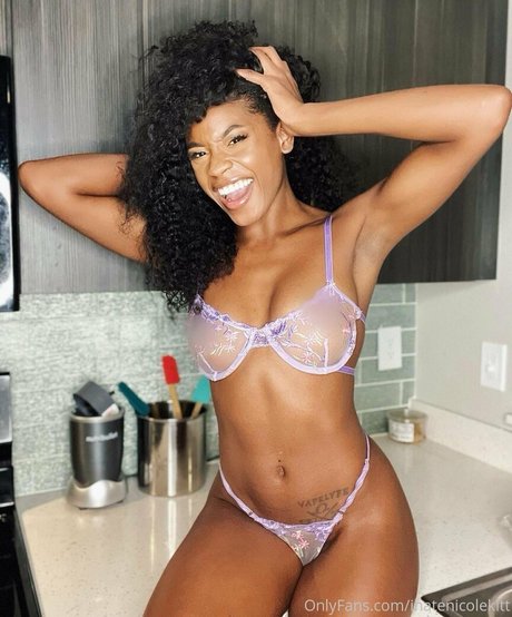 Naken läckt OnlyFans-bild av Nicolekittfree