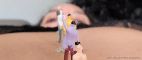 Naken läckt OnlyFans-bild av Poisonmystery