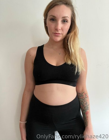 Ryliehazefeedee OnlyFansリークヌード写真