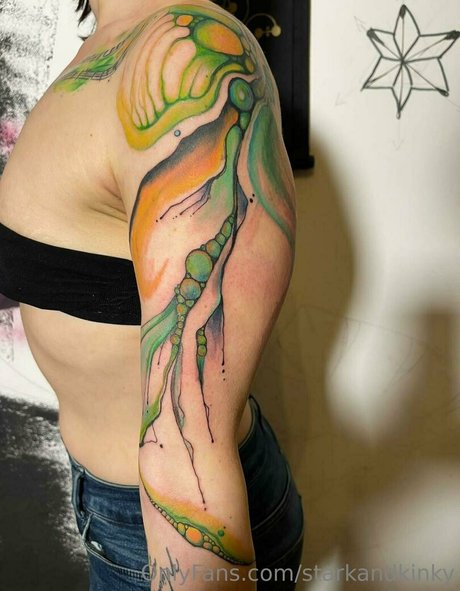 Naken lekkede OnlyFans-bilde av Starkandkinky