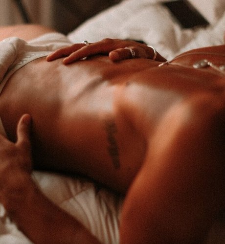 Alasti lekkinud OnlyFans-i pilt Henryandkasey