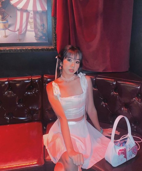 Nacktes geleaktes OnlyFans-Foto von Adriahermione