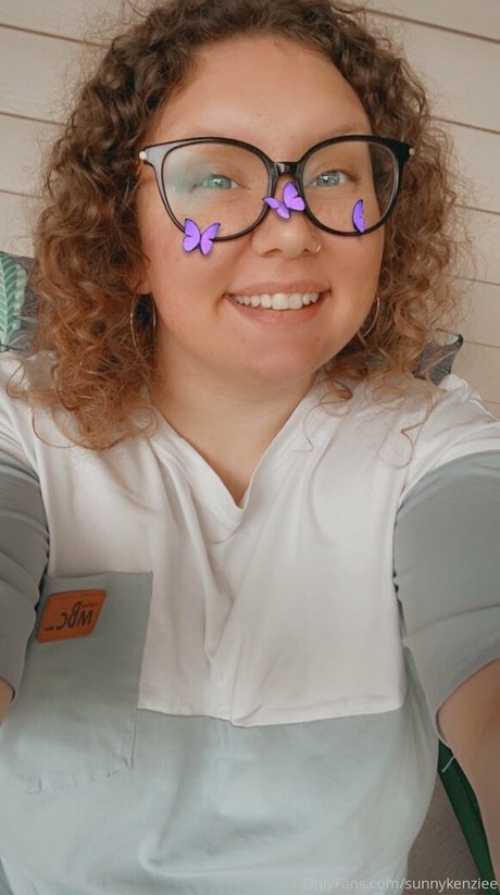 Naken lekkede OnlyFans-bilde av Kenziemayxxx