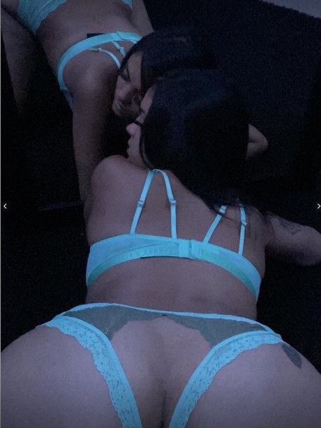 Naakte gelekte OnlyFans-foto van Trippyisme