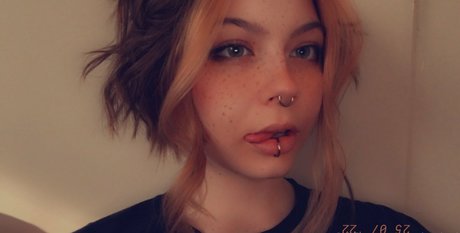 Alasti lekkinud OnlyFans-i pilt Convolutedead