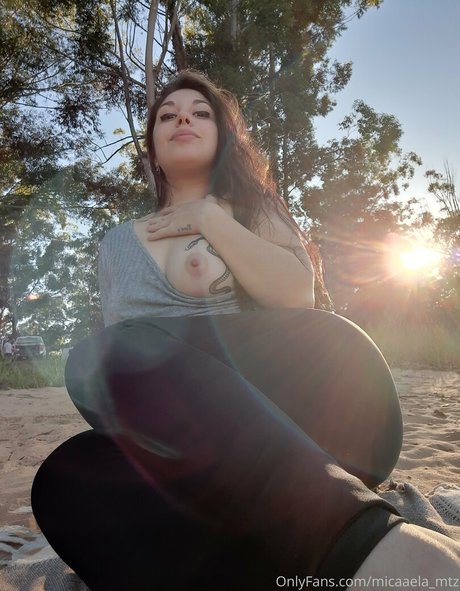 Naken läckt OnlyFans-bild av Micaaelamtz