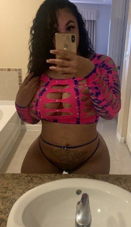 OnlyFans-model Lisatripplexlove