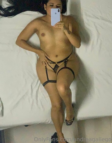 Naakte gelekte OnlyFans-foto van Samantha Wolf