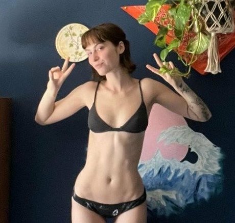 Naken lekkede OnlyFans-bilde av Scrotegirl