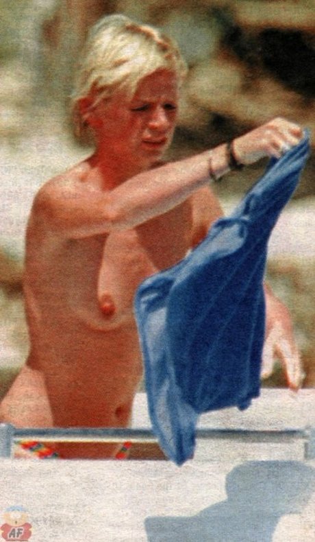 Photo nue de fuite OnlyFans de Zoe Ball