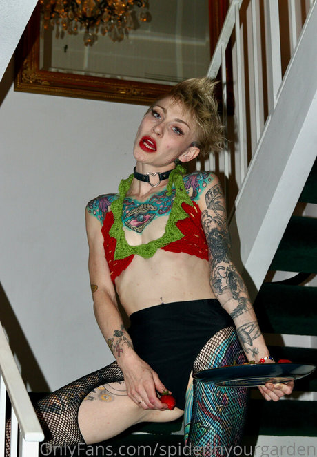 Foto desnuda filtrada de OnlyFans de Spiderinyourgarden