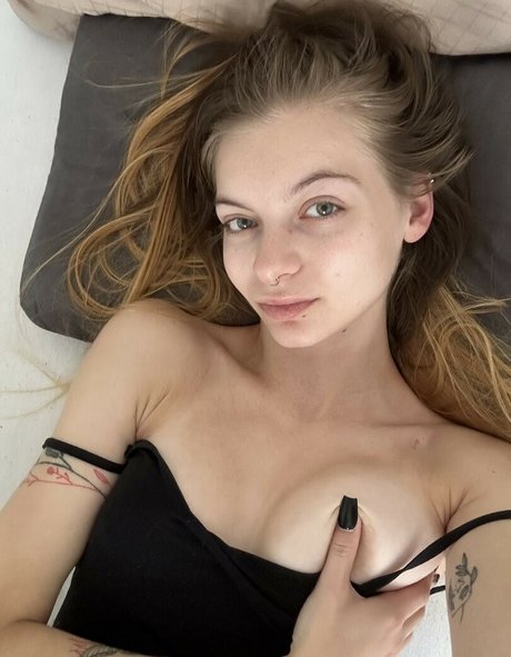 Alasti lekkinud OnlyFans-i pilt Kortie