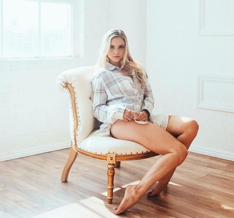 Foto di nudo di fuga di OnlyFans di Casimere Jollette