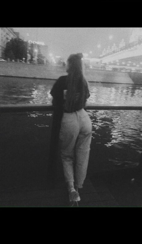 Nacktes geleaktes OnlyFans-Foto von Mialittlewitch