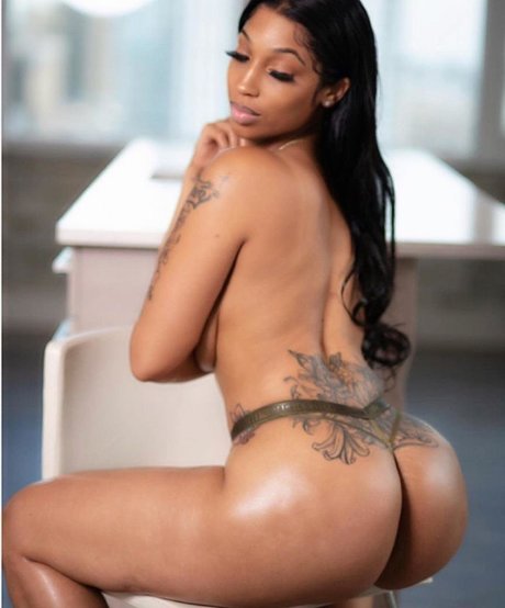 Обнаженная фотография утечки OnlyFans от Shethickyyy