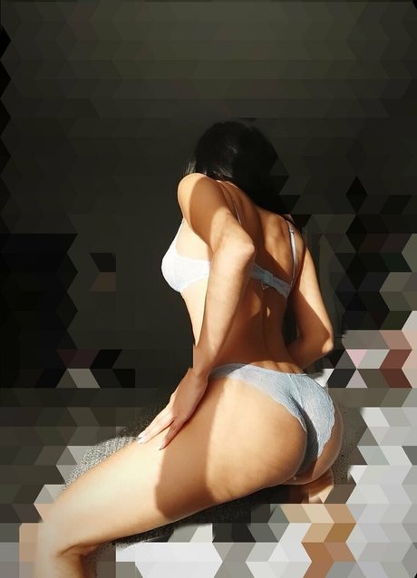 Naakte gelekte OnlyFans-foto van Yagmurada