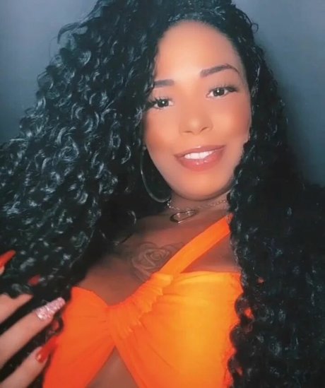 Naken läckt OnlyFans-bild av Gabriela Goes