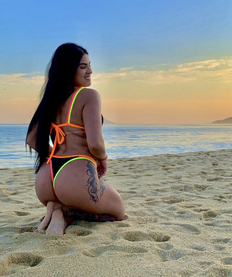 Naakte gelekte OnlyFans-foto van Giovanna Rodrigues