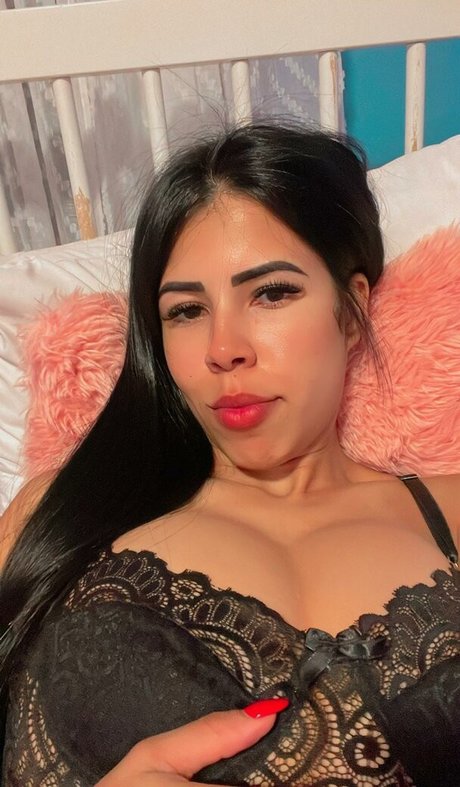 Alasti lekkinud OnlyFans-i pilt Clara Martine