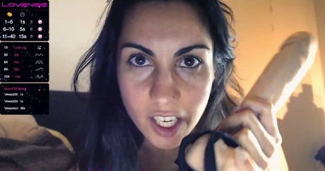 Naken lekkede OnlyFans-bilde av Mistress Clairsatine