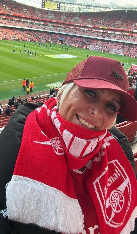 Alasti lekkinud OnlyFans-i pilt Brithotwife