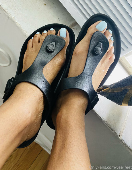 Foto di nudo di fuga di OnlyFans di Veefeet