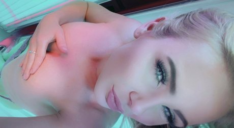 Naken läckt OnlyFans-bild av Lenecareface