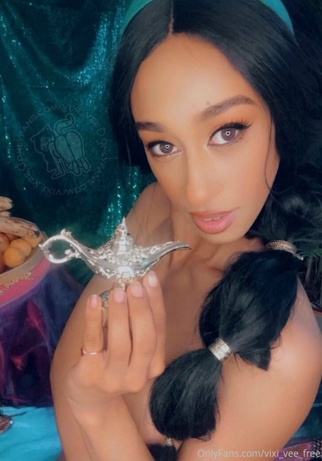 Alasti lekkinud OnlyFans-i pilt Vixiveefree