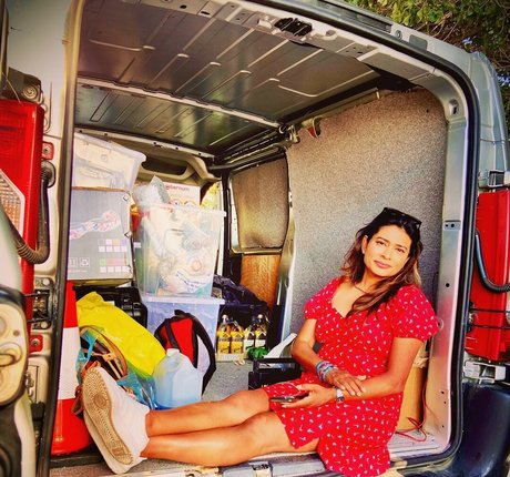 Naken lekkede OnlyFans-bilde av Nisha Katona