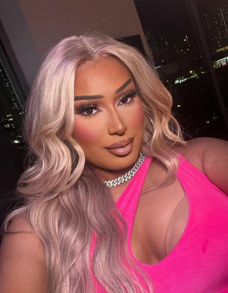 Naken lekkede OnlyFans-bilde av Alexistheedoll