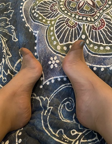 Foto di nudo di fuga di OnlyFans di Youlovemyfeettrample