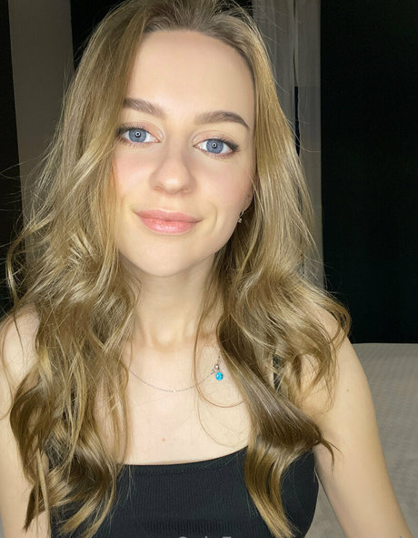 Foto di nudo di fuga di OnlyFans di Kkassaria