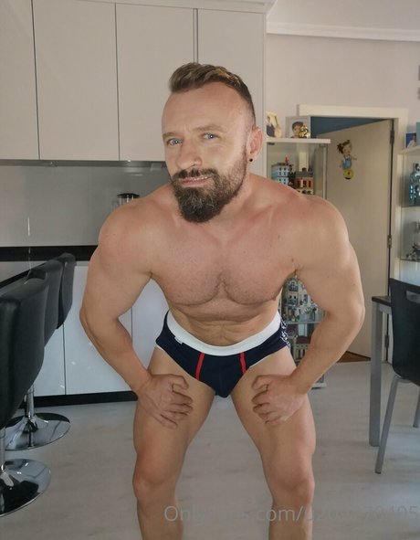 Nacktes geleaktes OnlyFans-Foto von Irishbeast69