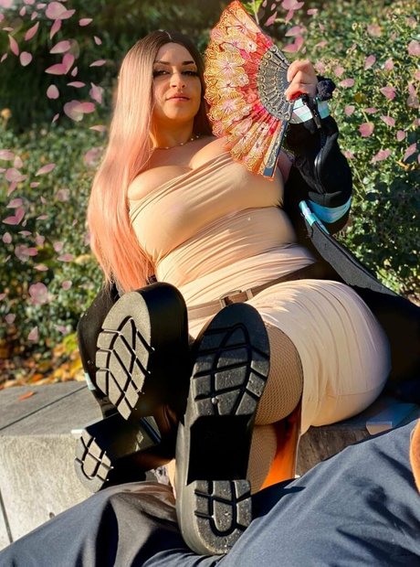 OnlyFans-model Gutr0t