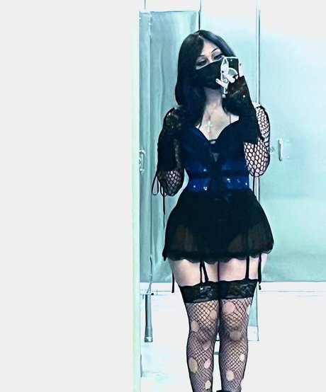 Naakte gelekte OnlyFans-foto van Zirakillz