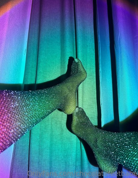 Alasti lekkinud OnlyFans-i pilt Chocolatefeetbabe