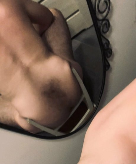 Naken lekkede OnlyFans-bilde av That1stuckguy