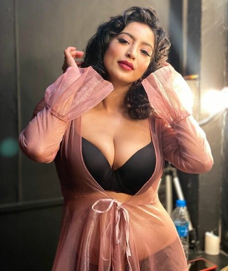 Alasti lekkinud OnlyFans-i pilt Vaibhavi Joshi