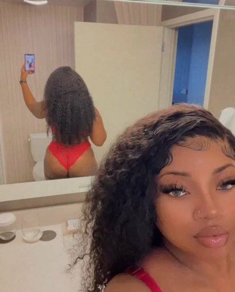 Nacktes geleaktes OnlyFans-Foto von Therealvictoriab