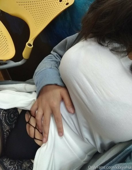 Xxxyahui naked leaks OnlyFans pic