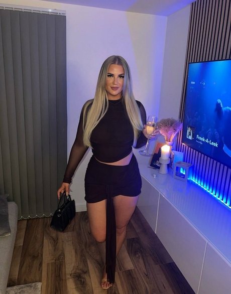 Naken lekkede OnlyFans-bilde av Itskellyanne