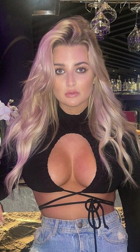 Nacktes geleaktes OnlyFans-Foto von Lornamayx